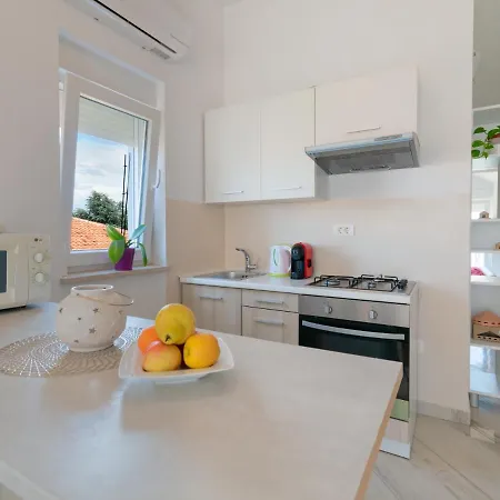 Goran By Rent Istria アパート ウマグ