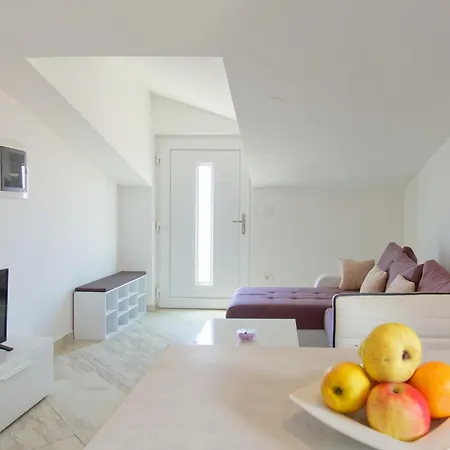 Apartment Goran By Rent Istria