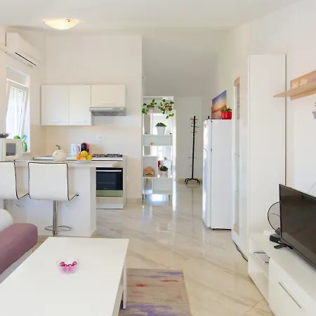 Goran By Rent Istria Apartmán *