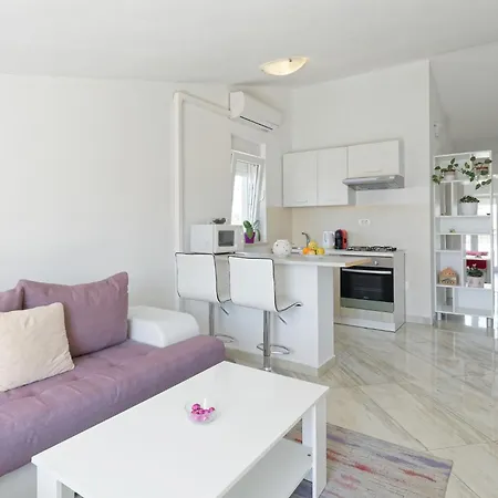 Apartamento Goran By Rent Istria